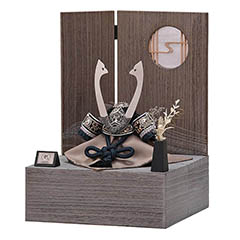 五月人形: 月読収納 兜飾り