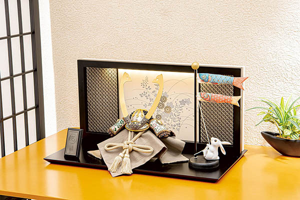平安豊久　 五月人形　雄山作 五分の一 瑛茶 えいさ 兜飾り LED照明内臓衝立　詳細画像