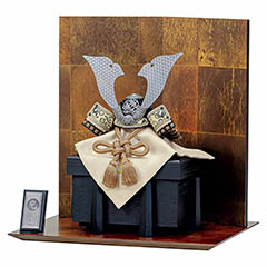 五月人形: 雄山作 大和 薄茶糸縅 燻し銀金物 兜飾り