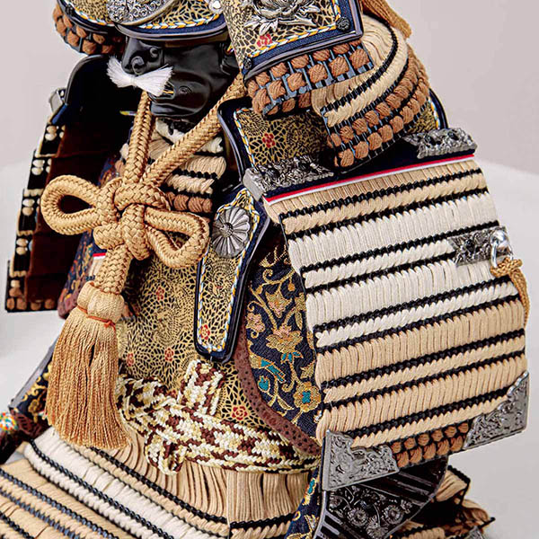 五月人形 平安豊久 雄山作 貴志 極細小札 正絹モカ色威 鎧飾り 詳細画像 平安豊久 五月人形 雄山作 貴志 極細小札 正絹モカ色威 鎧飾り 詳細画像