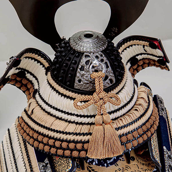 五月人形 平安豊久 雄山作 貴志 極細小札 正絹モカ色威 鎧飾り 詳細画像 平安豊久 五月人形 雄山作 貴志 極細小札 正絹モカ色威 鎧飾り 詳細画像