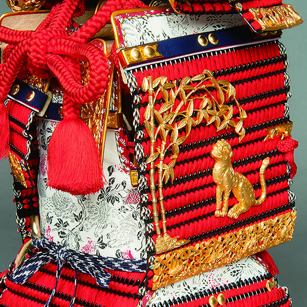 平安豊久　 五月人形　雄山作 三分の一 本仕立竹雀之鎧 赤糸威 鎧飾り　詳細画像