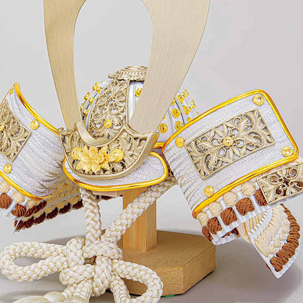 五月人形 平安豊久 平安豊久作 翠月 白木飾り台 屏風 兜飾り 詳細画像 平安豊久 五月人形 平安豊久作 翠月 白木飾り台 屏風 兜飾り 詳細画像