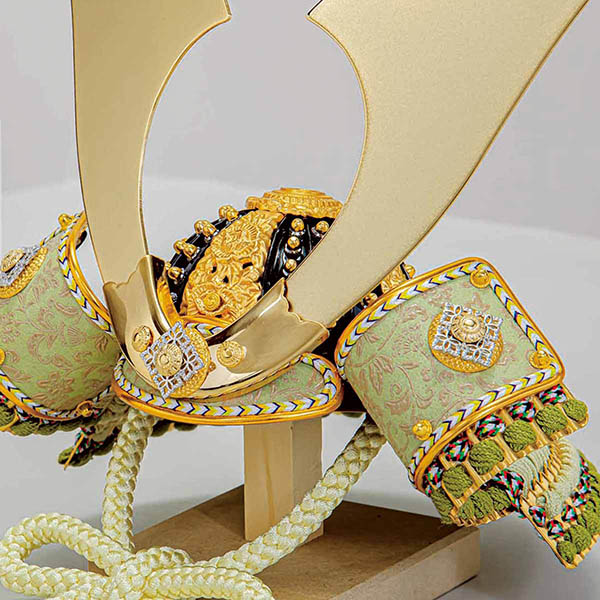 五月人形 平安豊久 平安豊久作 凪 若草色糸縅 木製飾り台LED照明付き屏風 兜飾り 詳細画像 平安豊久 五月人形 平安豊久作 凪 若草色糸縅 木製飾り台LED照明付き屏風 兜飾り 詳細画像