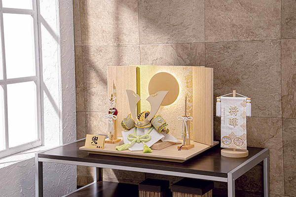 五月人形 平安豊久 平安豊久作 凪 若草色糸縅 木製飾り台LED照明付き屏風 兜飾り 詳細画像 平安豊久 五月人形 平安豊久作 凪 若草色糸縅 木製飾り台LED照明付き屏風 兜飾り 詳細画像