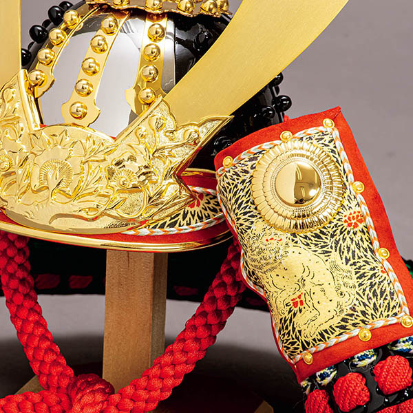 平安豊久　 五月人形　加藤鞆美作 三分の一 源義経 萌黄裾濃 兜 収納飾り　詳細画像