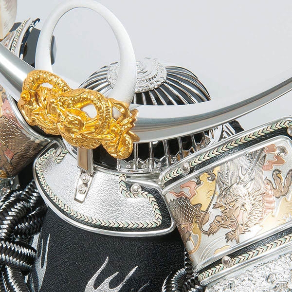 平安豊久　 五月人形　平安豊久作 上杉銀仕立 黒塗り ガラスケース飾り　詳細画像