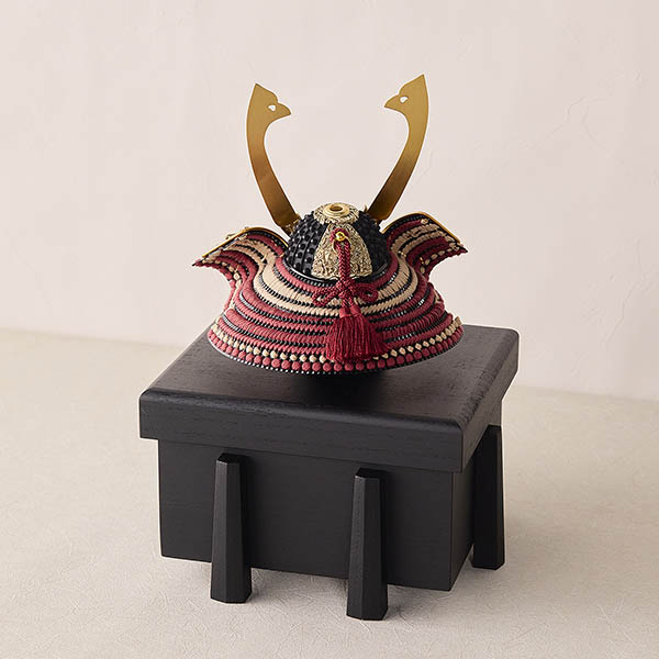 平安豊久　 五月人形　雄山作 無双雀黒小札紅梅威 兜 単品 櫃付き GH-031-KT　詳細画像