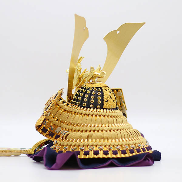 五月人形 久月 久月 兜 平飾り 正絹 緋縅 鉄刀木調台屏風 詳細画像 久月 五月人形 久月 兜 平飾り 正絹 緋縅 鉄刀木調台屏風 詳細画像