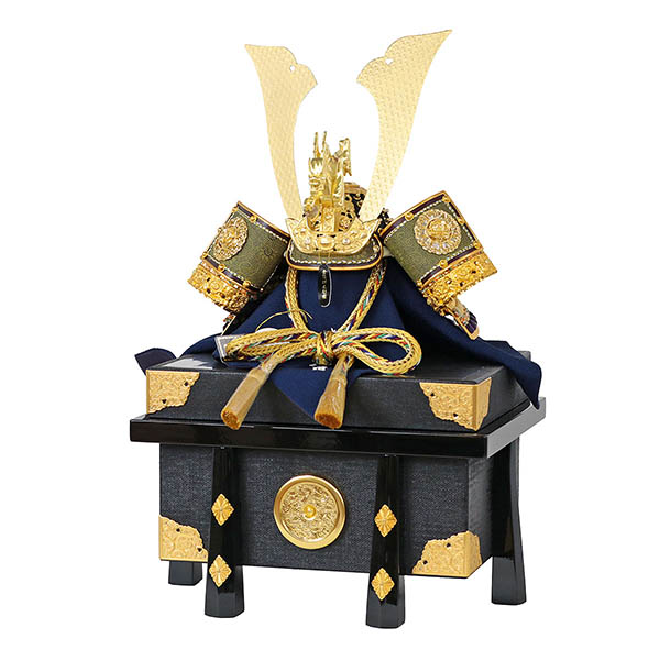 五月人形 久月 久月 兜 平飾り 正絹 緋縅 鉄刀木調台屏風 詳細画像 久月 五月人形 久月 兜 平飾り 正絹 緋縅 鉄刀木調台屏風 詳細画像