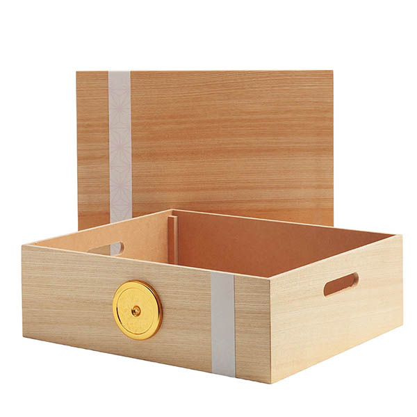 五月人形 久月 久月 兜 収納飾り 正絹 若草段縅 伊達政宗 白木 木目 詳細画像 久月 五月人形 久月 兜 収納飾り 正絹 若草段縅 伊達政宗 白木 木目 詳細画像