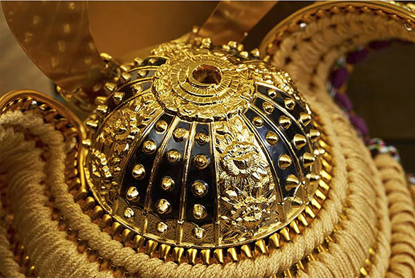 久月　 五月人形　久月 兜 収納飾り 正絹 緋縅　詳細画像