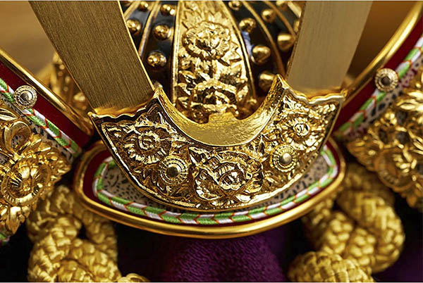 久月　 五月人形　久月 兜 収納飾り 正絹 緋縅　詳細画像