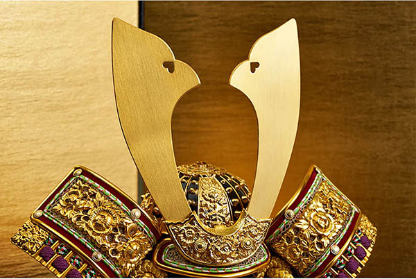 久月　 五月人形　久月 兜 収納飾り 正絹 緋縅　詳細画像