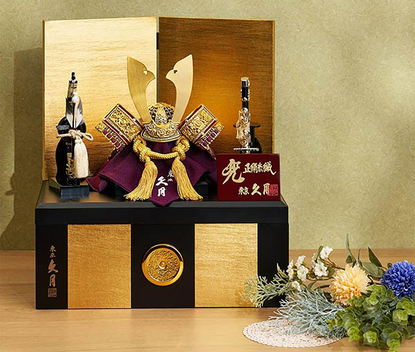 久月　 五月人形　久月 兜 収納飾り 正絹 緋縅　詳細画像