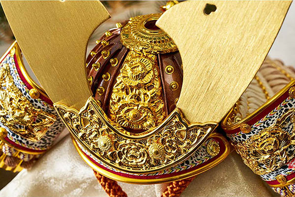 五月人形 久月 久月 兜 収納飾り 正絹 薄茶裾濃縅 松に鷹二曲屏風 収納箱 詳細画像 久月 五月人形 久月 兜 収納飾り 正絹 薄茶裾濃縅 松に鷹二曲屏風 収納箱 詳細画像