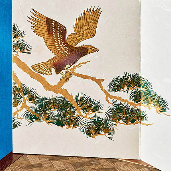 五月人形 久月 久月 兜 収納飾り 正絹 薄茶裾濃縅 松に鷹二曲屏風 収納箱 詳細画像 久月 五月人形 久月 兜 収納飾り 正絹 薄茶裾濃縅 松に鷹二曲屏風 収納箱 詳細画像