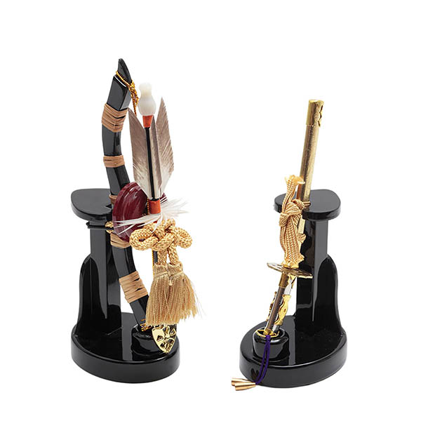 五月人形 久月 久月 兜 収納飾り 正絹 薄茶裾濃縅 松に鷹二曲屏風 収納箱 詳細画像 久月 五月人形 久月 兜 収納飾り 正絹 薄茶裾濃縅 松に鷹二曲屏風 収納箱 詳細画像