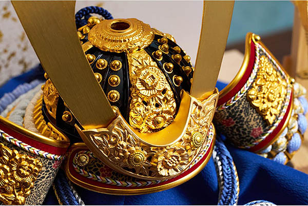 久月　 五月人形　久月 兜 収納飾り 正絹 青裾濃縅 白木 木目　詳細画像