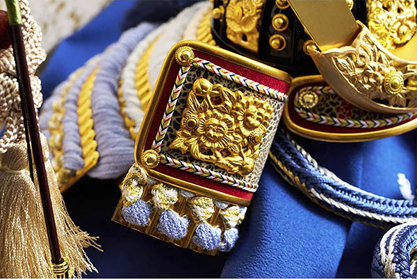 久月　 五月人形　久月 兜 収納飾り 正絹 青裾濃縅 白木 木目　詳細画像