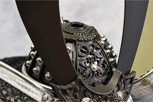 五月人形 久月 久月 兜 収納飾り 正絹 黒糸縅 詳細画像 久月 五月人形 久月 兜 収納飾り 正絹 黒糸縅 詳細画像