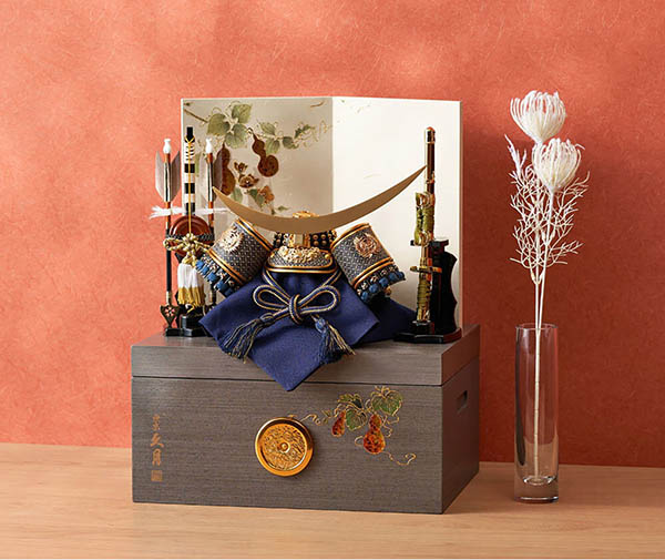 久月　 五月人形　久月 兜 収納飾り 正絹 紺糸段縅 瓢箪二曲屏風 収納箱　詳細画像