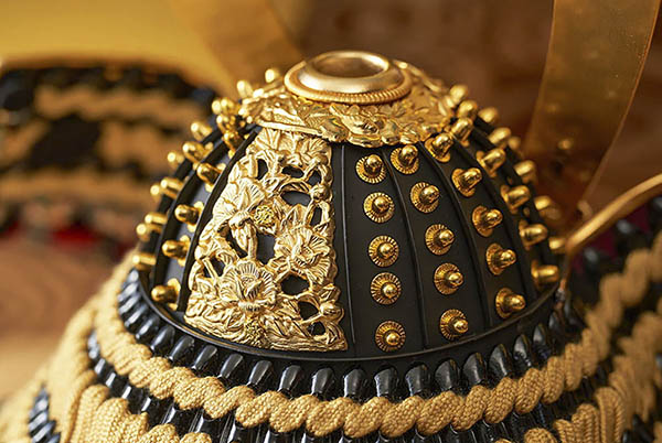 五月人形 久月 久月 兜 収納飾り 正絹 緋縅 光琳梅二曲屏風 収納箱 詳細画像 久月 五月人形 久月 兜 収納飾り 正絹 緋縅 光琳梅二曲屏風 収納箱 詳細画像