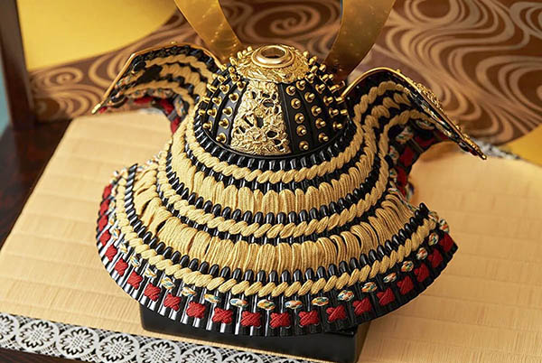 五月人形 久月 久月 兜 収納飾り 正絹 緋縅 光琳梅二曲屏風 収納箱 詳細画像 久月 五月人形 久月 兜 収納飾り 正絹 緋縅 光琳梅二曲屏風 収納箱 詳細画像