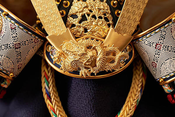 五月人形 久月 久月 兜 収納飾り 正絹 緋縅 光琳梅二曲屏風 収納箱 詳細画像 久月 五月人形 久月 兜 収納飾り 正絹 緋縅 光琳梅二曲屏風 収納箱 詳細画像