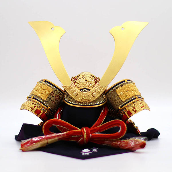 五月人形 久月 久月 兜 収納飾り 正絹 赤糸縅 赤春慶唐草二曲屏風収納箱 詳細画像 久月 五月人形 久月 兜 収納飾り 正絹 赤糸縅 赤春慶唐草二曲屏風収納箱 詳細画像