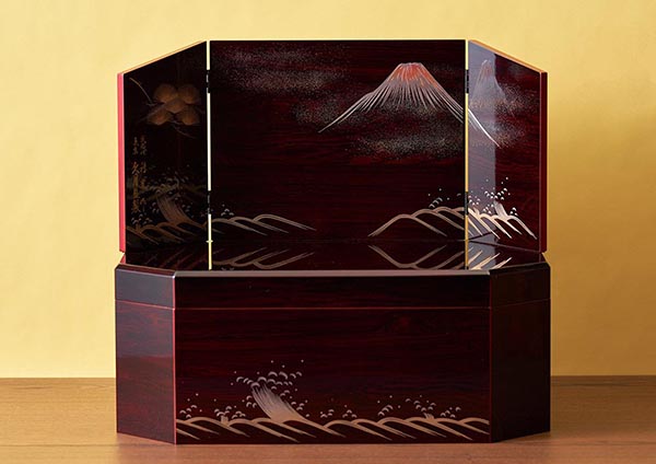 久月　 五月人形　鈴木利光作 兜 収納飾り 本金箔押 正絹 朱糸縅 久月監製　詳細画像