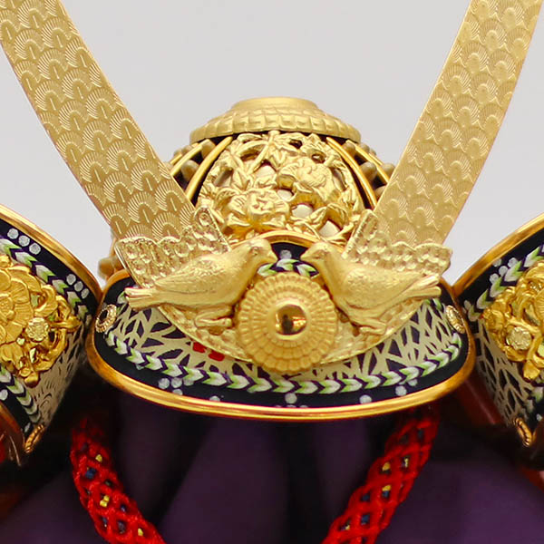 久月　 五月人形　鈴木利光作 兜 収納飾り 本金箔押 正絹 赤糸縅 久月監製 清流丸紋二曲屏風 収納箱 木目　詳細画像