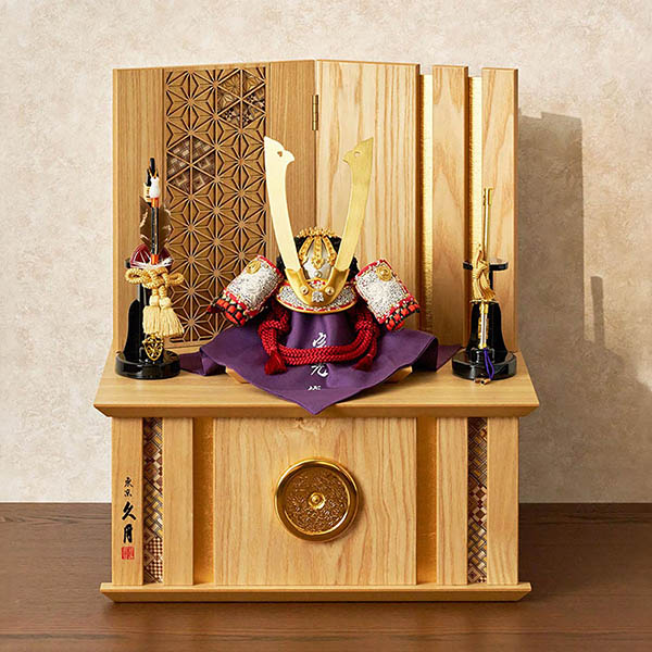 久月　 五月人形　中村宗光作 兜 収納飾り 正絹 白糸沢瀉縅 久月監製 麻の葉寄木二曲屏風 タモ収納箱 白木 木目　詳細画像