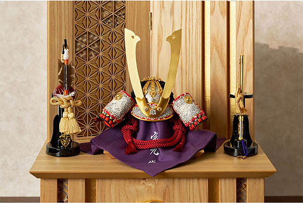 久月　 五月人形　中村宗光作 兜 収納飾り 正絹 白糸沢瀉縅 久月監製 麻の葉寄木二曲屏風 タモ収納箱 白木 木目　詳細画像