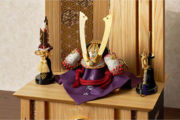 久月　 五月人形　中村宗光作 兜 収納飾り 正絹 白糸沢瀉縅 久月監製 麻の葉寄木二曲屏風 タモ収納箱 白木 木目　詳細画像