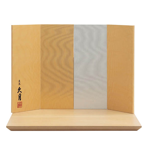 久月　 五月人形　上原玉鳳作 兜 平飾り 正絹 萌黄段縅 久月監製 白木 木目　詳細画像