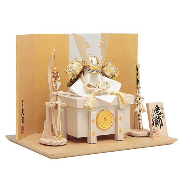 久月　 五月人形　上原玉鳳作 兜 平飾り 正絹 萌黄段縅 久月監製 白木 木目　詳細画像