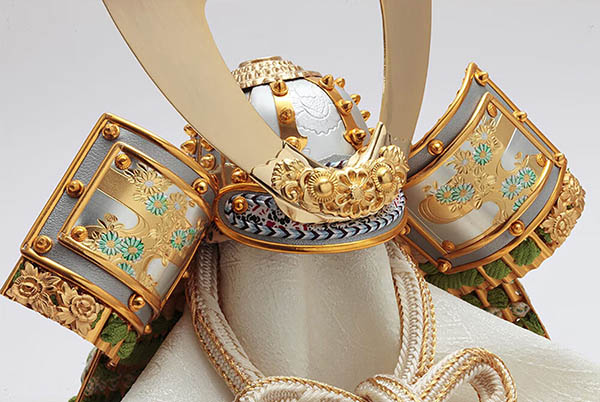 久月　 五月人形　上原玉鳳作 兜 平飾り 正絹 萌黄段縅 久月監製 白木 木目　詳細画像