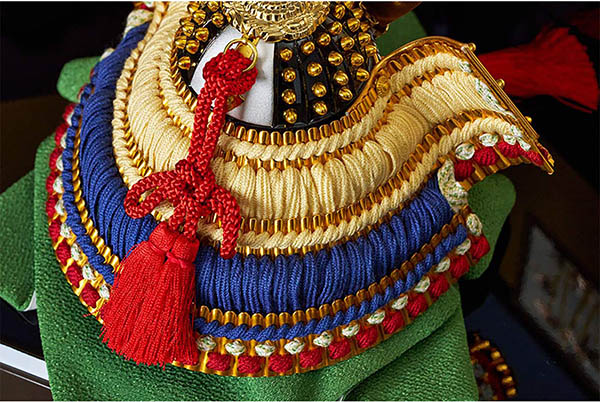 久月　 五月人形　上原玉鳳作 収納飾り 正絹 色々縅 久月監製　詳細画像