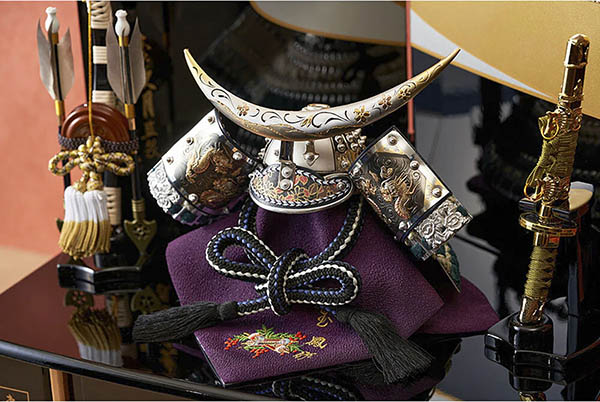 久月　 五月人形　上原玉鳳作 伊達政宗 兜 収納飾り 正絹 色々縅 久月監製　詳細画像