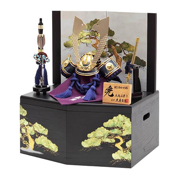 久月　 五月人形　大越広孝作 兜 収納飾り 緋糸沢瀉縅 久月監製 緑松蒔絵二曲屏風 収納箱　詳細画像