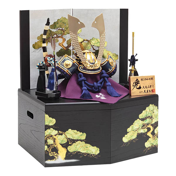 久月　 五月人形　大越広孝作 兜 収納飾り 緋糸沢瀉縅 久月監製 緑松蒔絵二曲屏風 収納箱　詳細画像