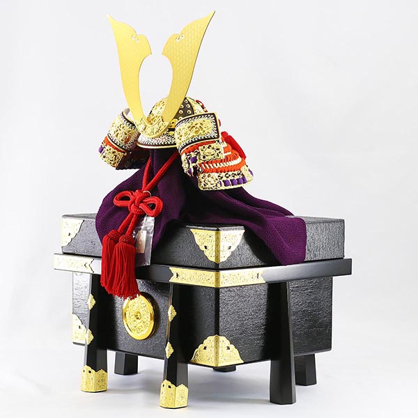 五月人形 久月 平安武久作 本金箔押 兜 平飾り 正絹 赤糸縅 久月監製 詳細画像 久月 五月人形 平安武久作 本金箔押 兜 平飾り 正絹 赤糸縅 久月監製 詳細画像