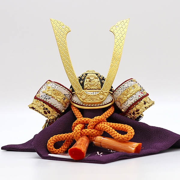 久月　 五月人形　平安一水作 兜 平飾り 本金箔押 正絹 裾裏緋縅 駿河古典蒔絵 久月監製 　詳細画像