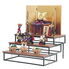 五月人形: 中村宗光作 竹雀之兜 三段飾り 赤糸縅 アルミフレーム飾り台 久月監製 【D-86】