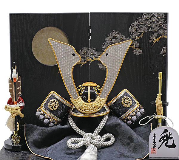 久月　 五月人形　久月 黒駒 黒裾濃威 兜 収納飾り 黒塗り木目 二曲屏風収納箱　詳細画像