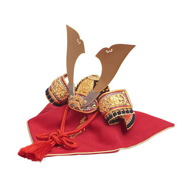 五月人形 久月 久月作 麒麟児之兜 収納飾り 正絹 朱糸縅 麒麟金物付き二曲屏風 甲冑師 鈴木利光 詳細画像 久月 五月人形 久月作 麒麟児之兜 収納飾り 正絹 朱糸縅 麒麟金物付き二曲屏風 甲冑師 鈴木利光 詳細画像