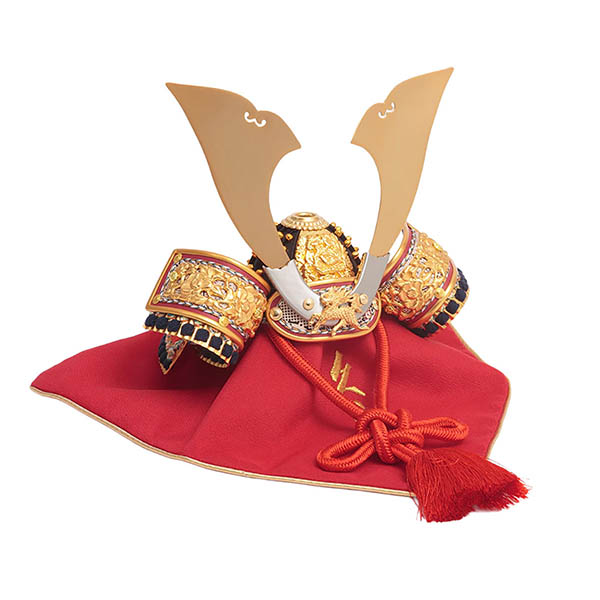 五月人形 久月 久月作 麒麟児之兜 収納飾り 正絹 朱糸縅 麒麟金物付き二曲屏風 甲冑師 鈴木利光 詳細画像 久月 五月人形 久月作 麒麟児之兜 収納飾り 正絹 朱糸縅 麒麟金物付き二曲屏風 甲冑師 鈴木利光 詳細画像