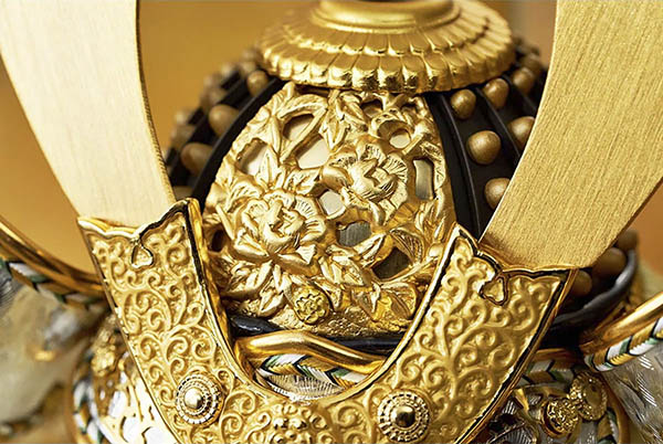 久月　 五月人形　久月作 獅狛之兜 収納飾り 正絹 萌黄匂縅 銀松二曲 甲冑師 鈴木利光　詳細画像