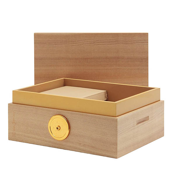 久月　 五月人形　久月作 獅狛之兜 収納飾り 正絹 萌黄匂縅 銀松二曲 甲冑師 鈴木利光　詳細画像